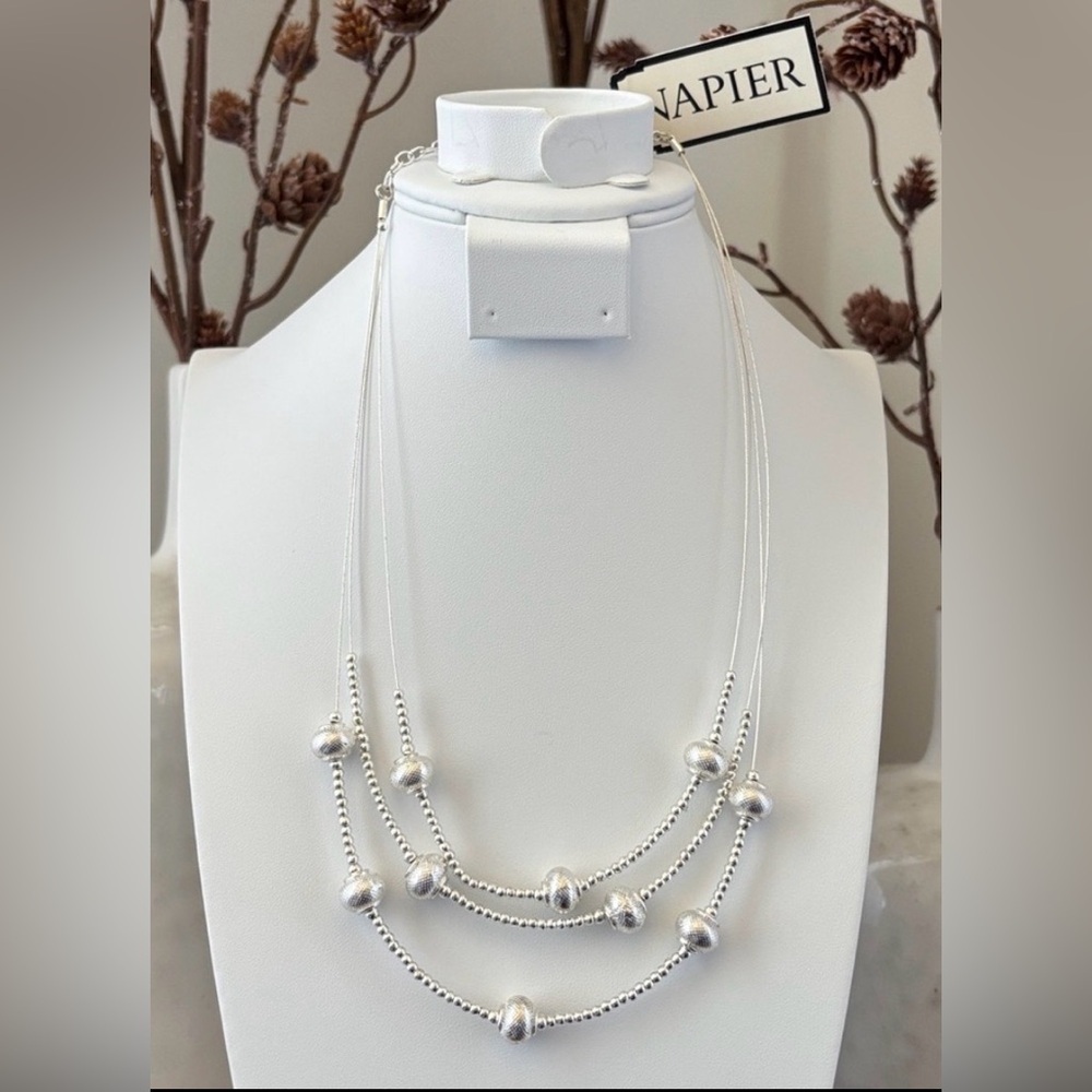 Napier Triple Chain, silvertone textured balls, beaded, claw clasp
